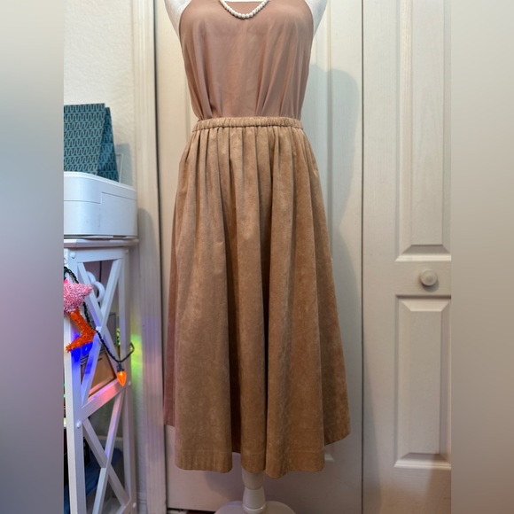 Ultra Suede Facile| Gemelli Midi Vintage Skirt (6) - Picture 1 of 10